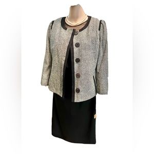 Elle Tahari Jacket Women’s Size 8 Black Gray With Pockets Lined Great Condition